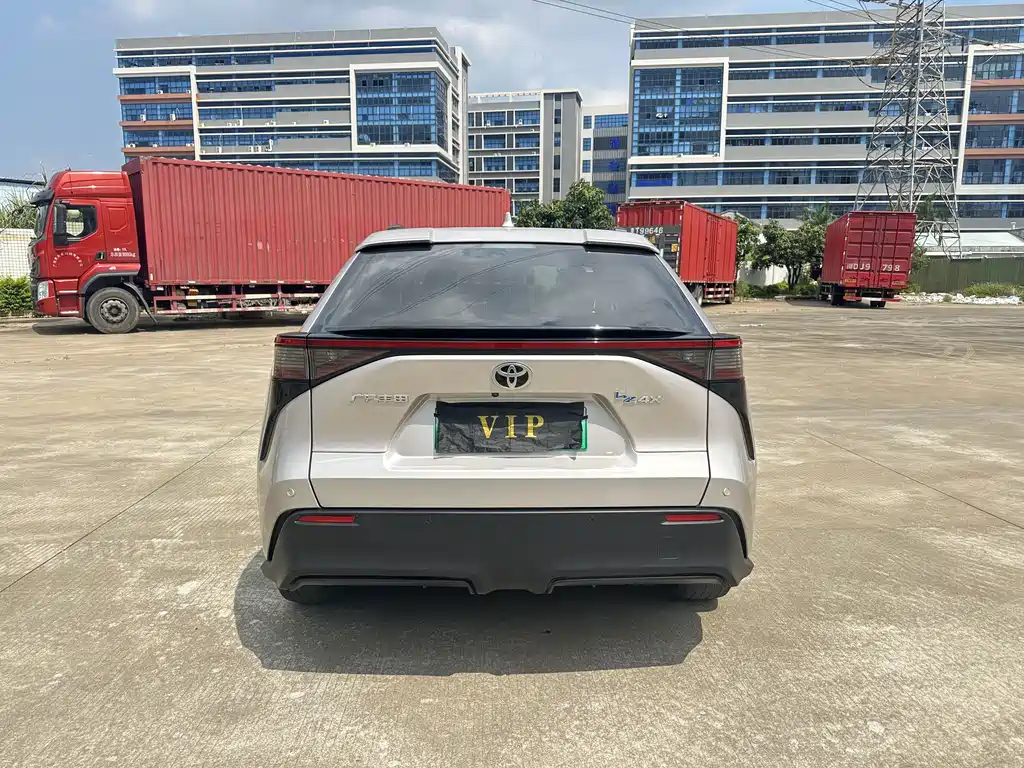 Toyota bZ4X — миниатюра 5