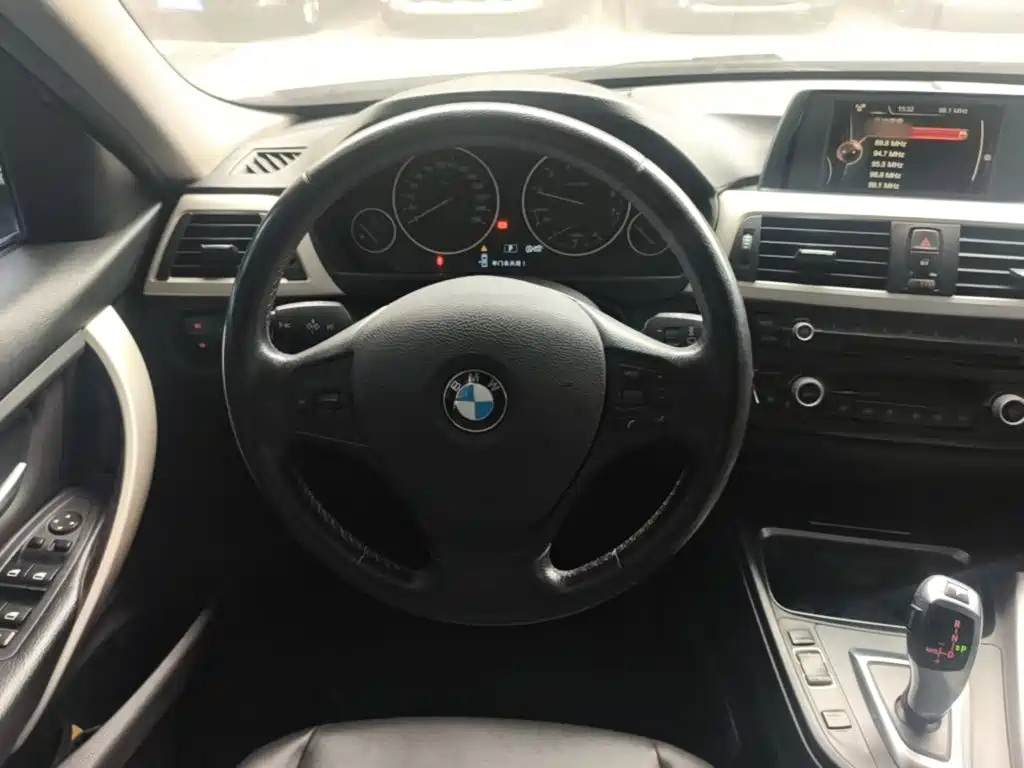 BMW 3 Series — миниатюра 11
