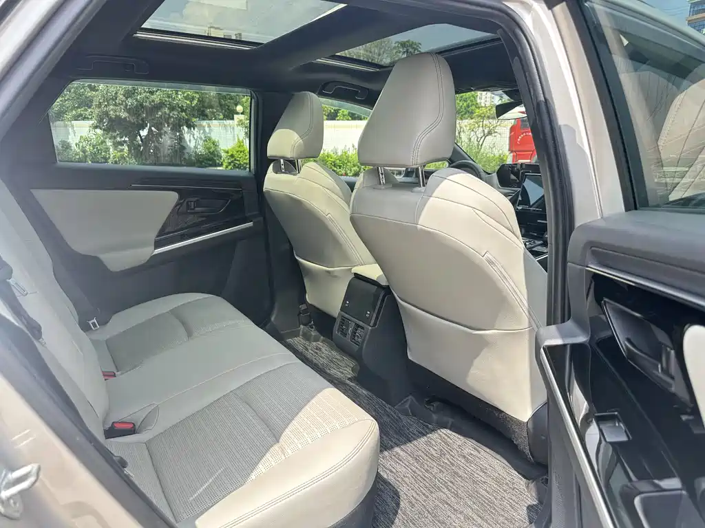 Toyota bZ4X — миниатюра 9
