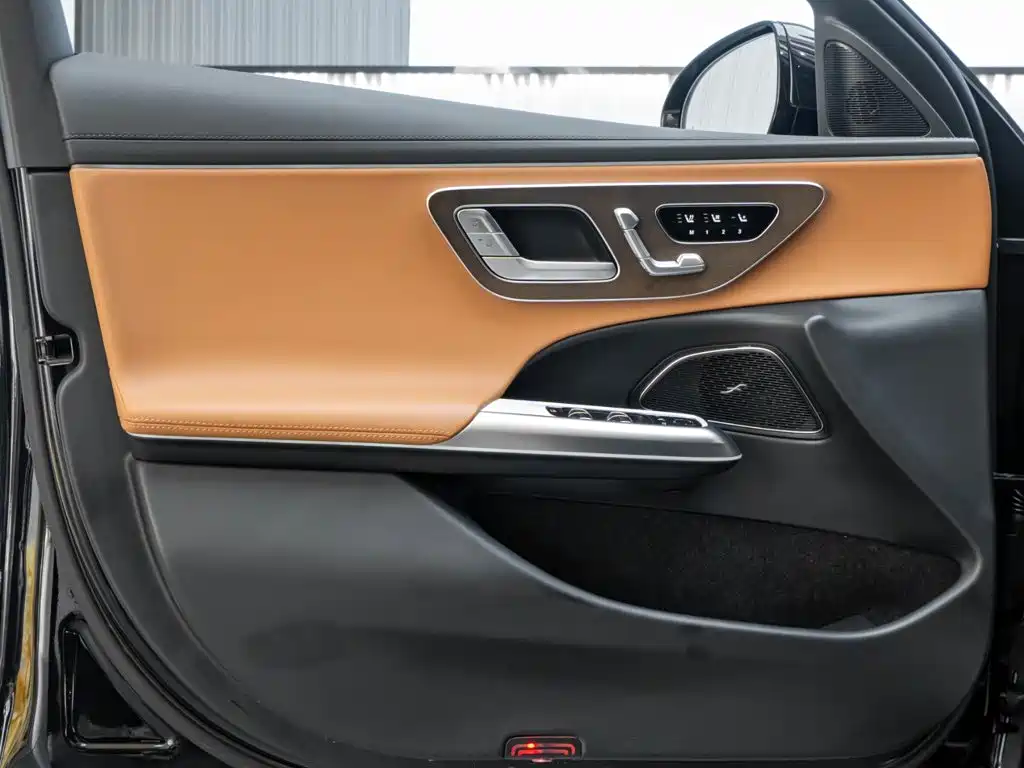 Mercedes-Benz E-Class — миниатюра 21