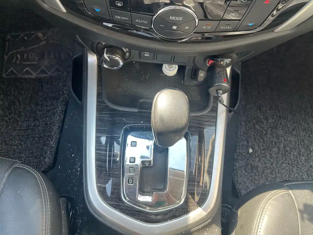 Nissan Terra — миниатюра 14