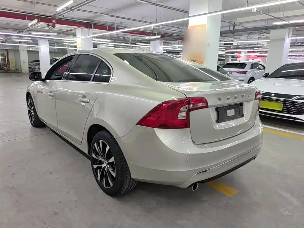 Volvo S60 — миниатюра 5