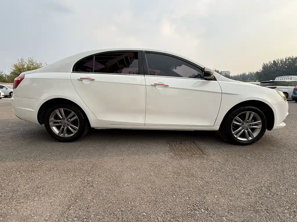 Geely Emgrand — миниатюра 8