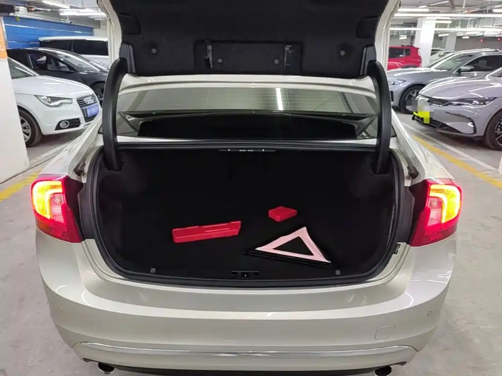 Volvo S60 — миниатюра 19