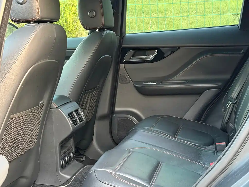 Jaguar F-PACE — миниатюра 7