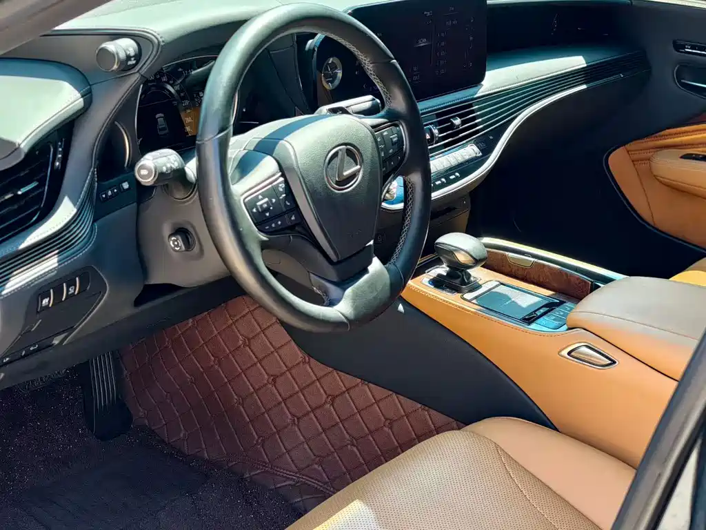Lexus LS — миниатюра 3