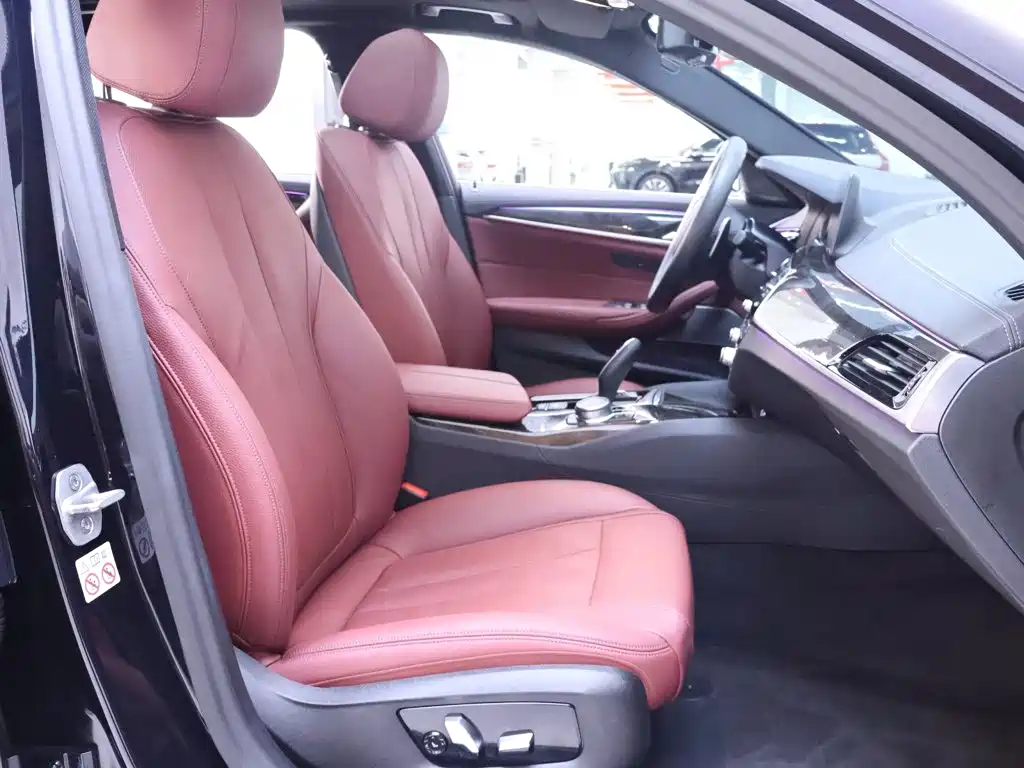 BMW 5 Series — миниатюра 21
