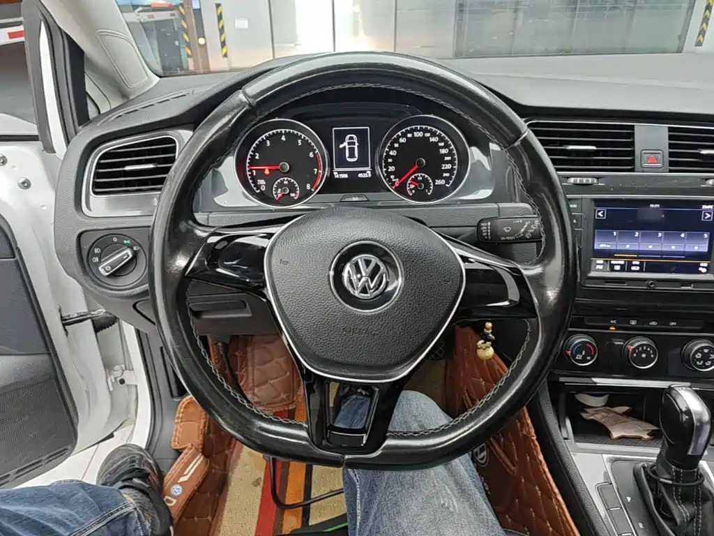 Volkswagen Golf — миниатюра 11