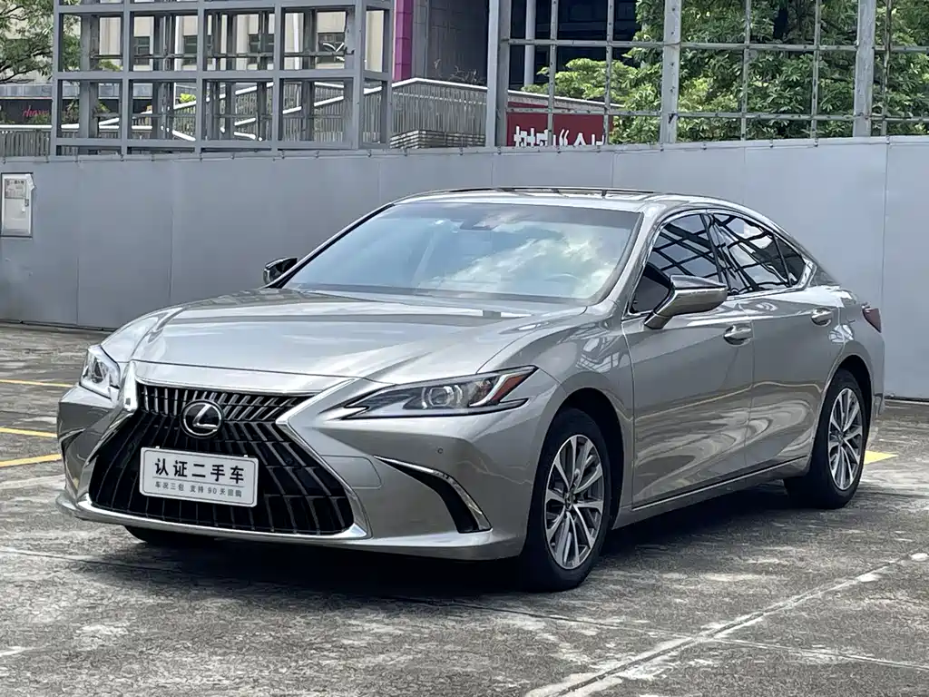 Lexus ES 2021 200