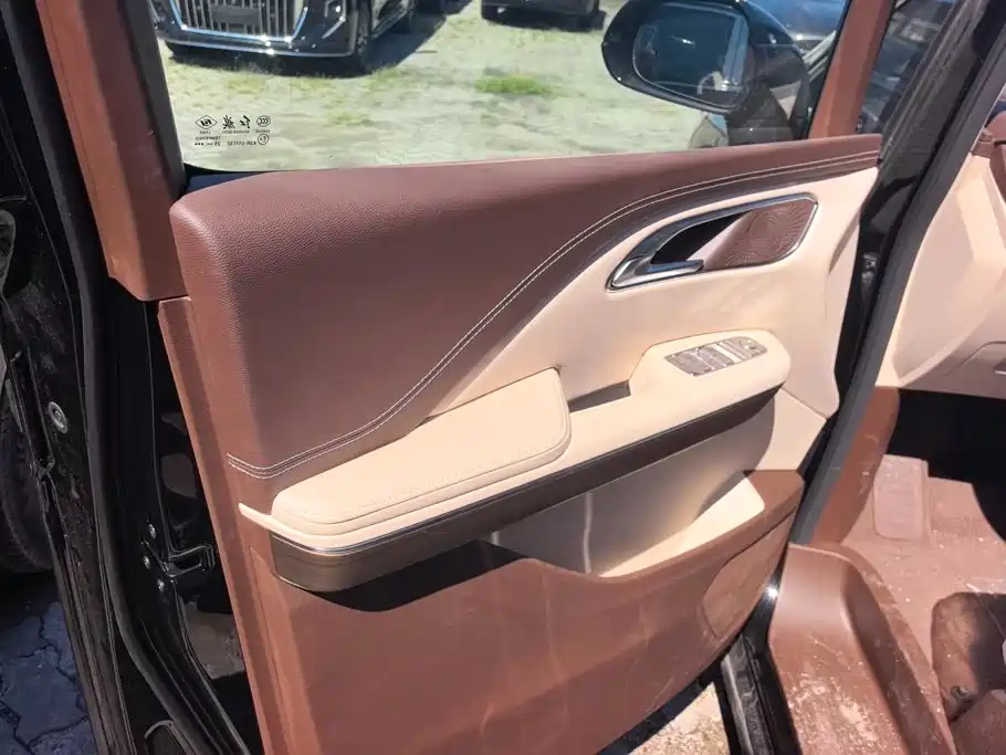 Hongqi Hongqi HQ9 PHEV — миниатюра 7