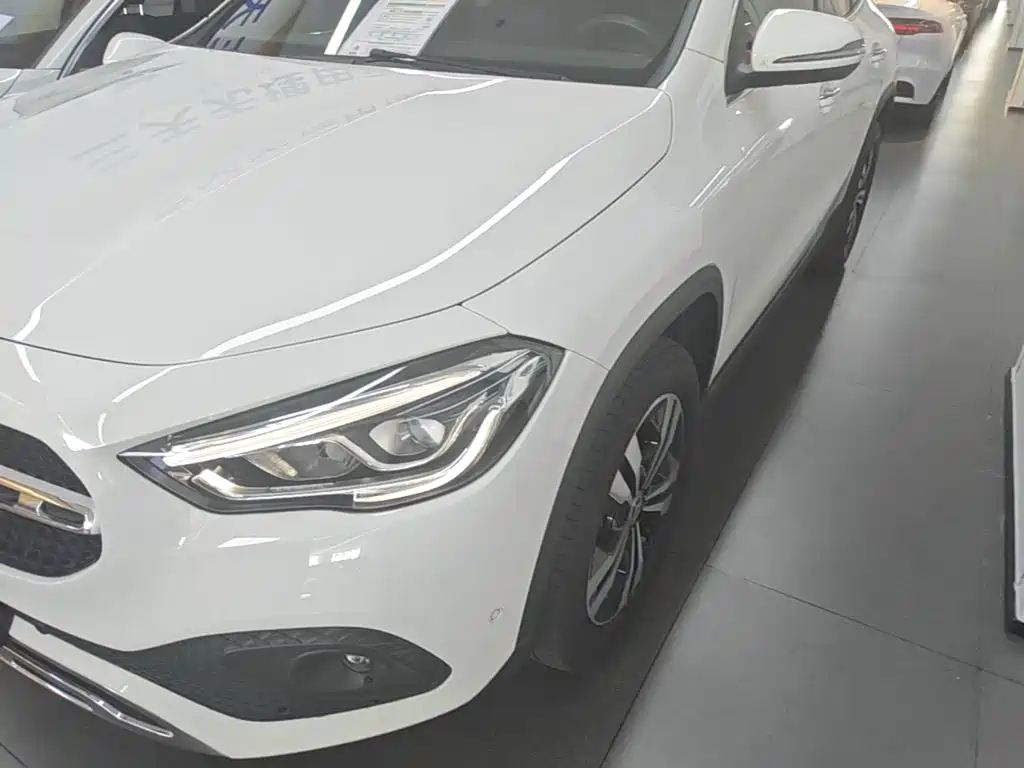 Mercedes-Benz GLA — миниатюра 24