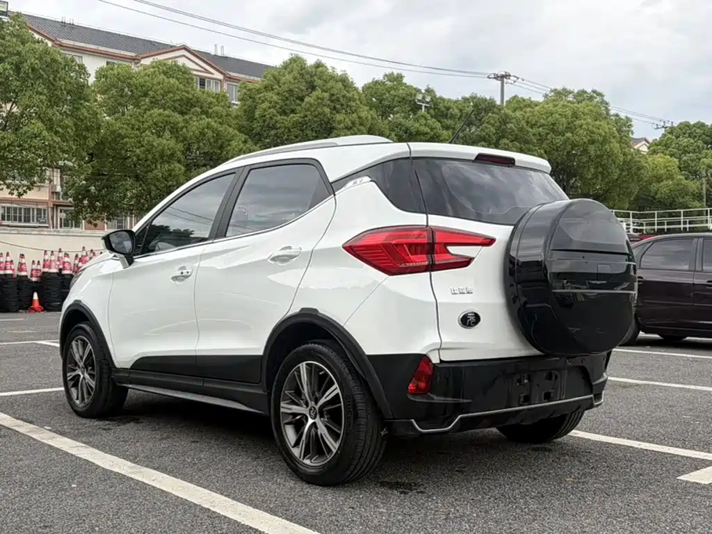 BYD Yuan EV — миниатюра 23