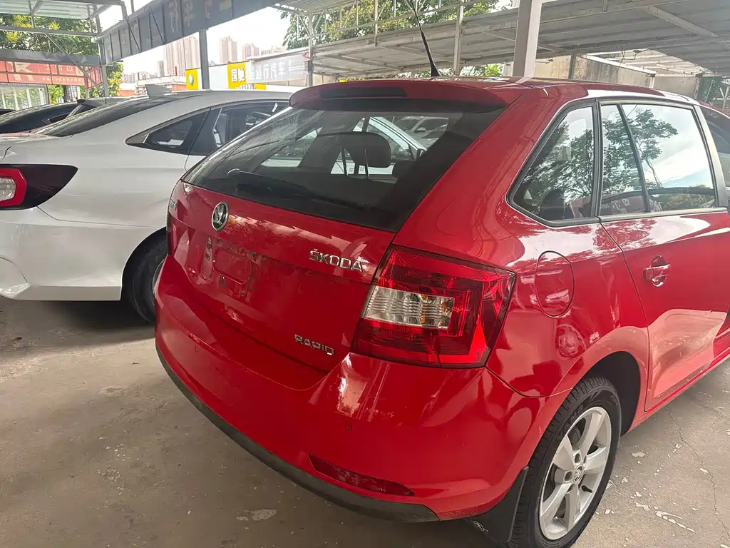 Skoda Rapid Spaceback — миниатюра 11