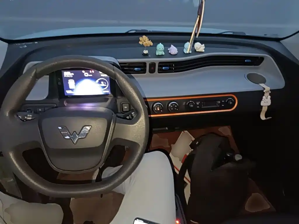 Wuling MINIEV — миниатюра 10