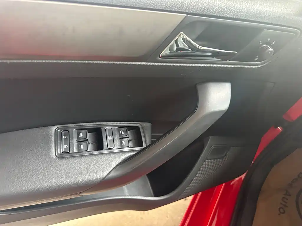 Skoda Rapid Spaceback — миниатюра 4