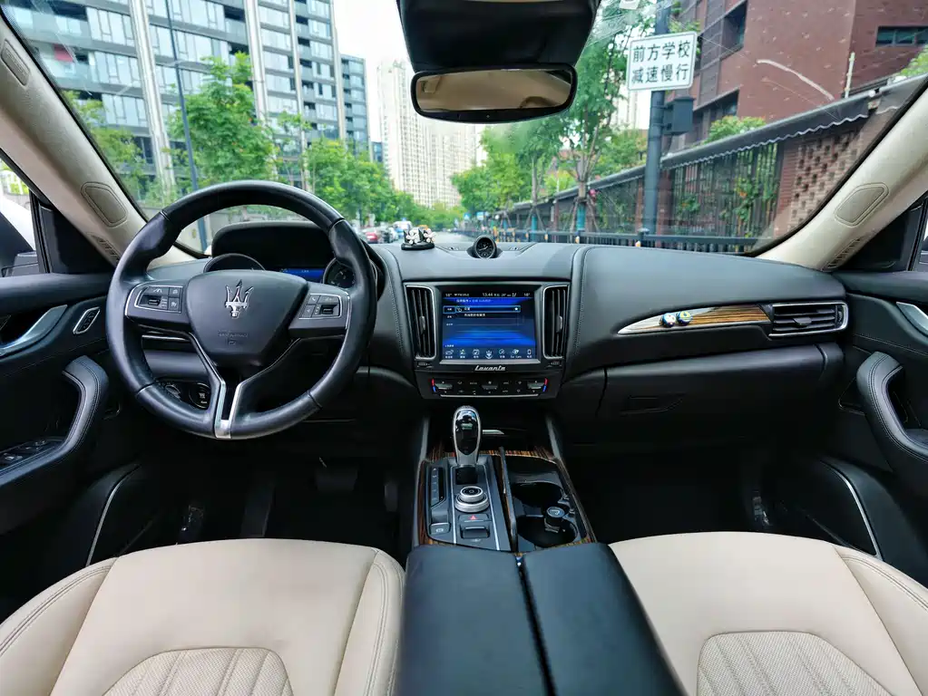 Maserati Levante — миниатюра 2