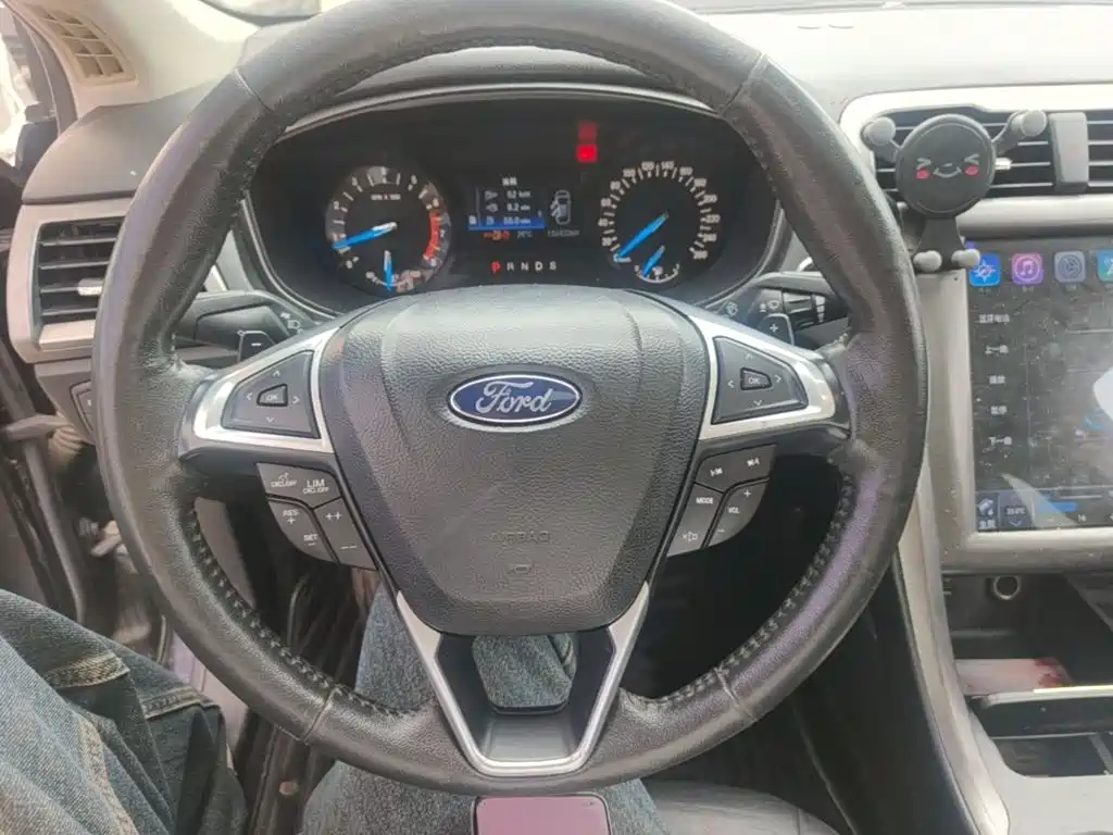 Ford Mondeo — миниатюра 11