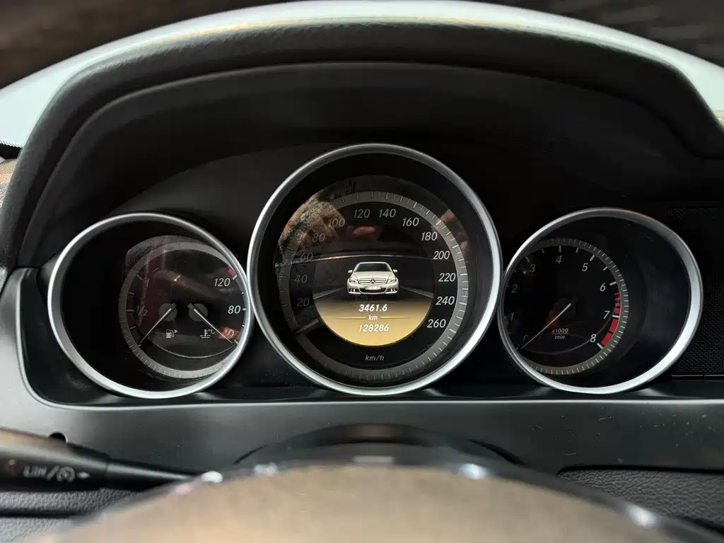 Mercedes-Benz C-Class — миниатюра 2