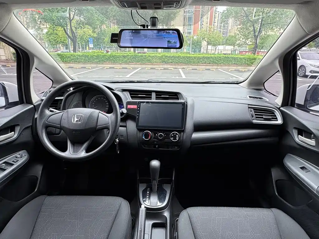 Honda Fit — миниатюра 6