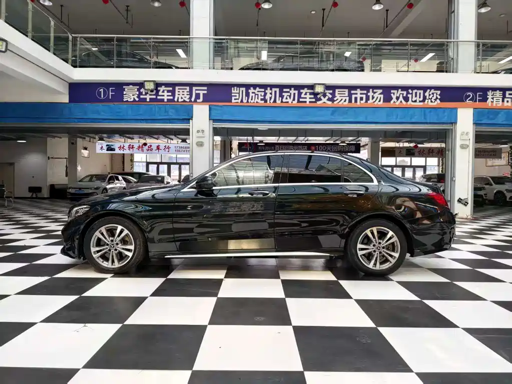 Mercedes-Benz C-Class — миниатюра 7