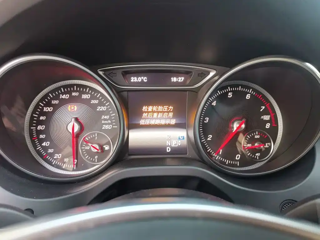 Mercedes-Benz GLA — миниатюра 12