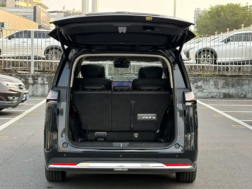 GAC Motor Trumpchi E8 PHEV — миниатюра 20