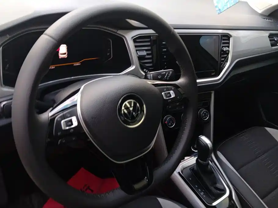 Volkswagen T-Roc — миниатюра 12
