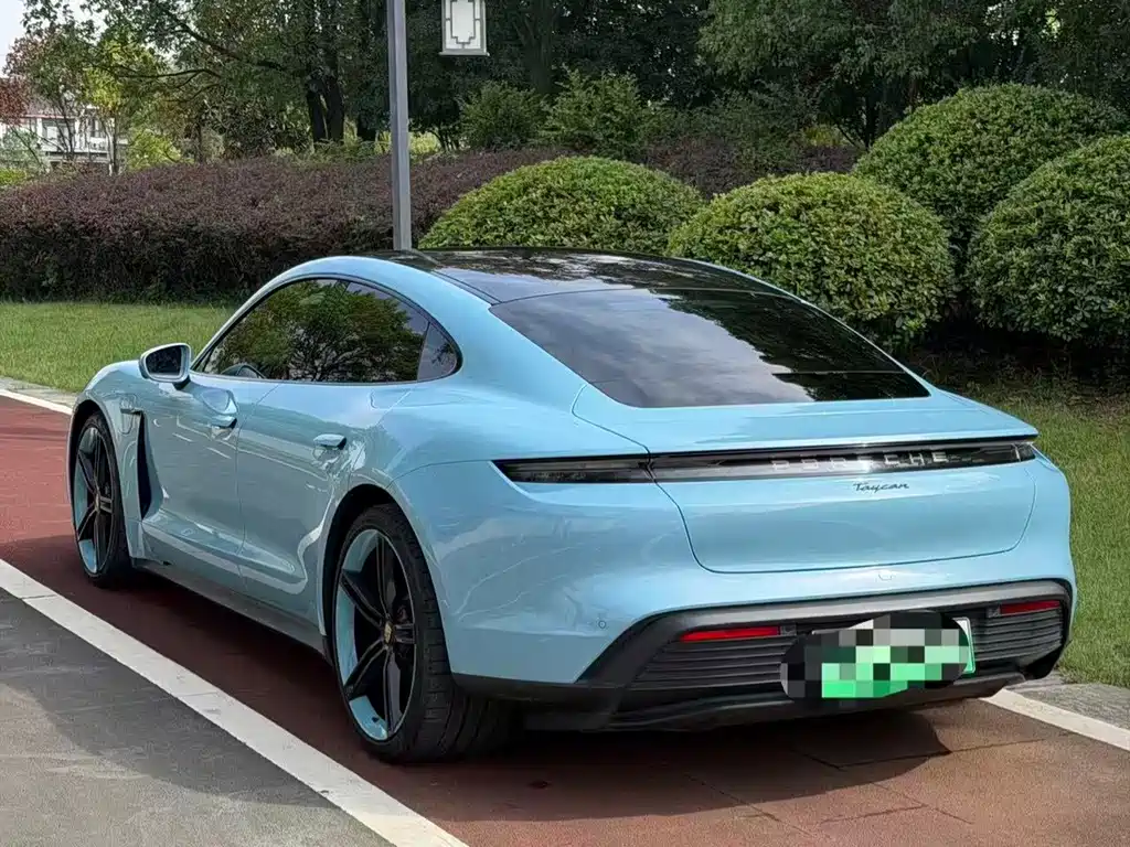 Porsche Taycan — миниатюра 3