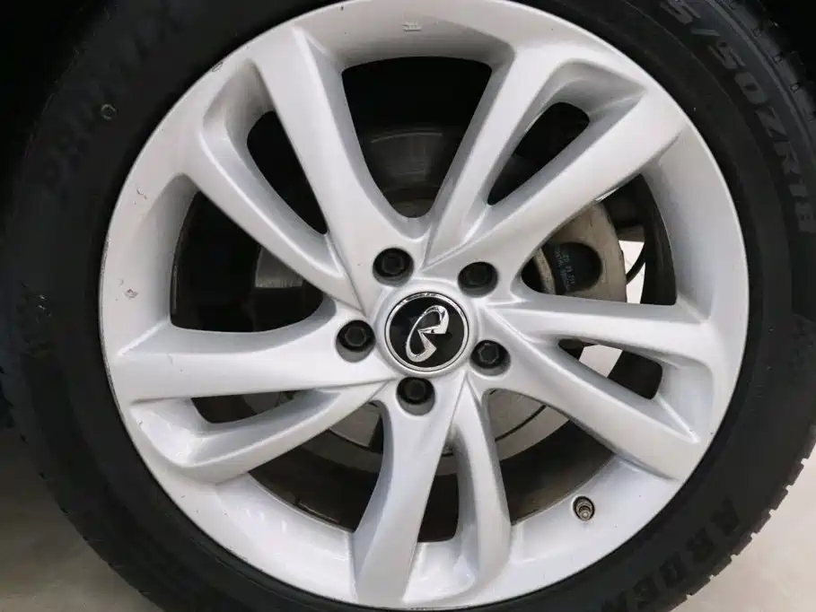 Infiniti QX30 — миниатюра 16