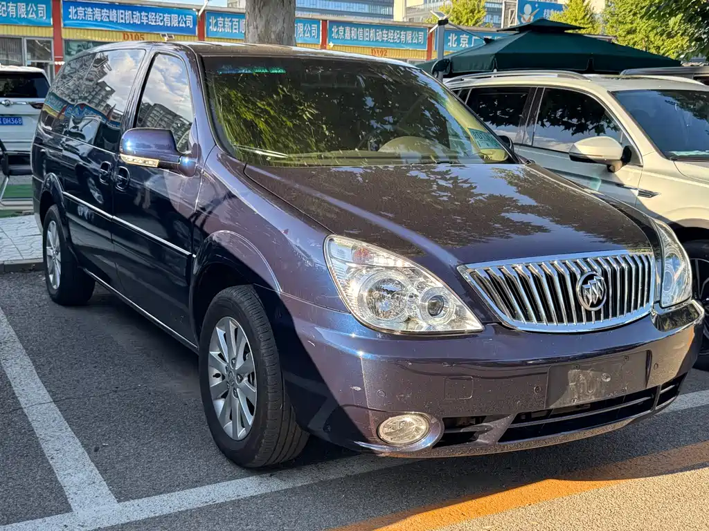Buick GL8 — миниатюра 2