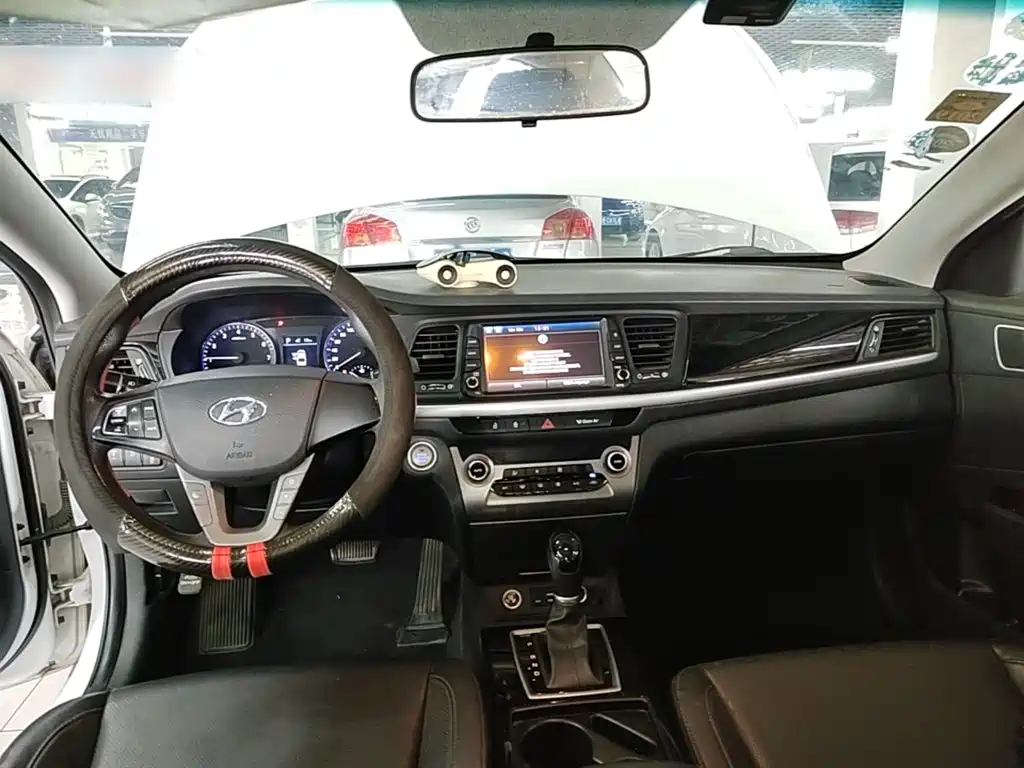 Hyundai Mistra — миниатюра 10