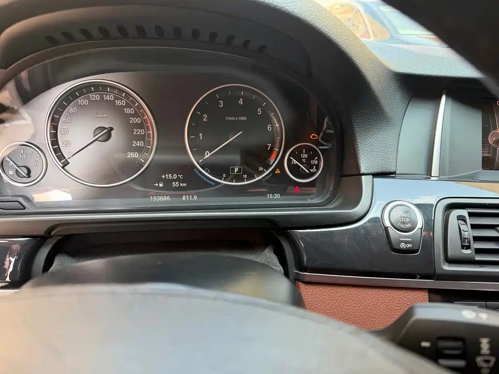 BMW 5 Series — миниатюра 13