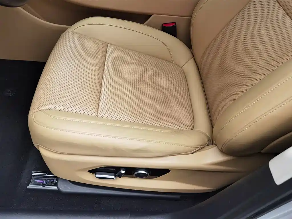 AITO ASK THE WORLD M5