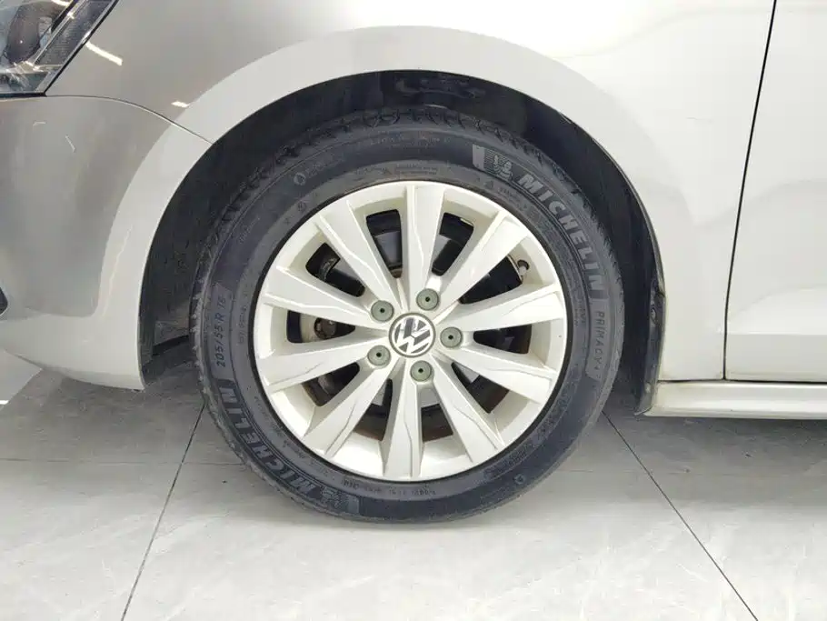 Volkswagen Sagitar — миниатюра 6