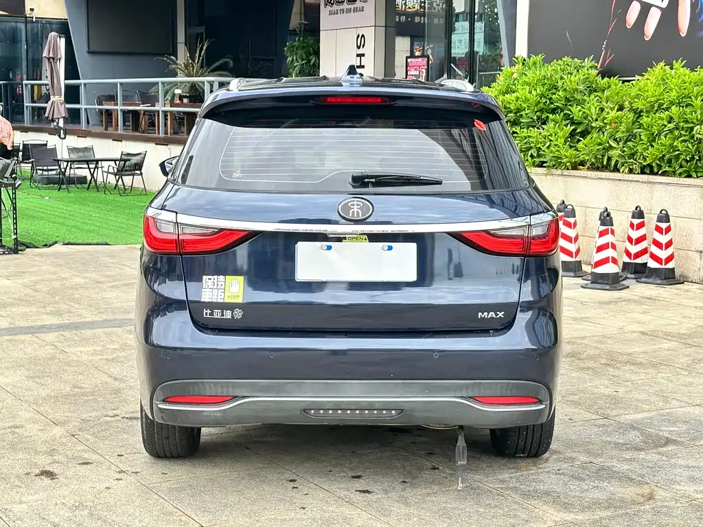 BYD MAX — миниатюра 8