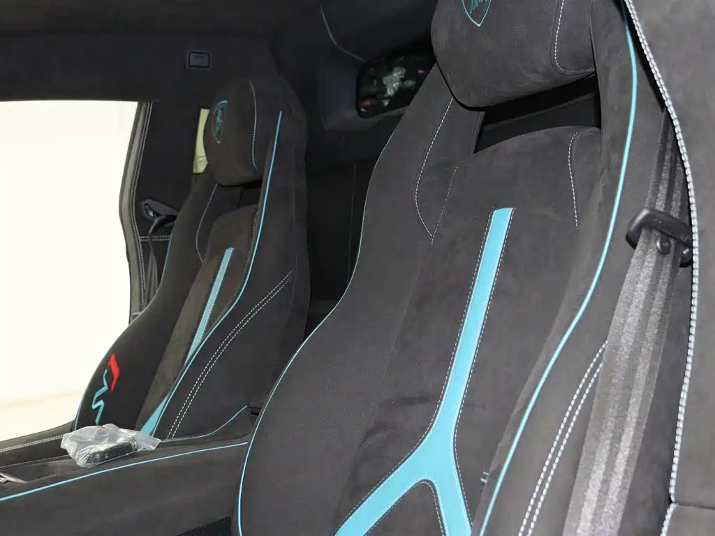 Lamborghini Aventador — миниатюра 4