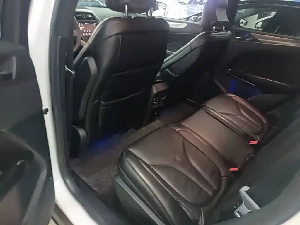 Lincoln MKC — миниатюра 17