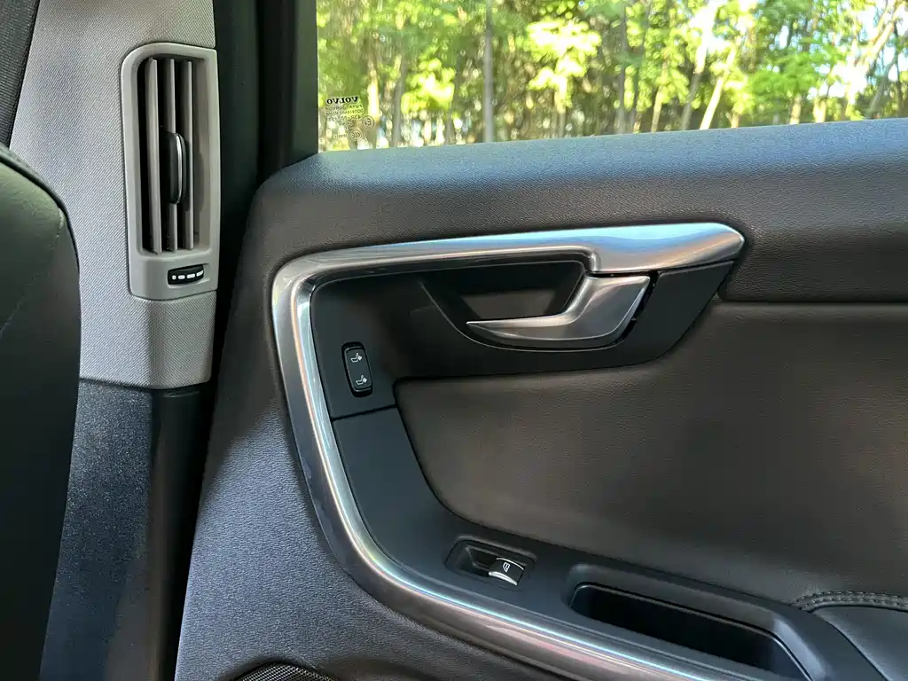 Volvo S60 — миниатюра 13