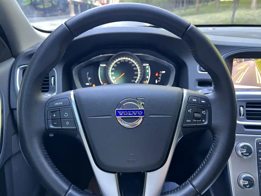 Volvo S60 — миниатюра 15