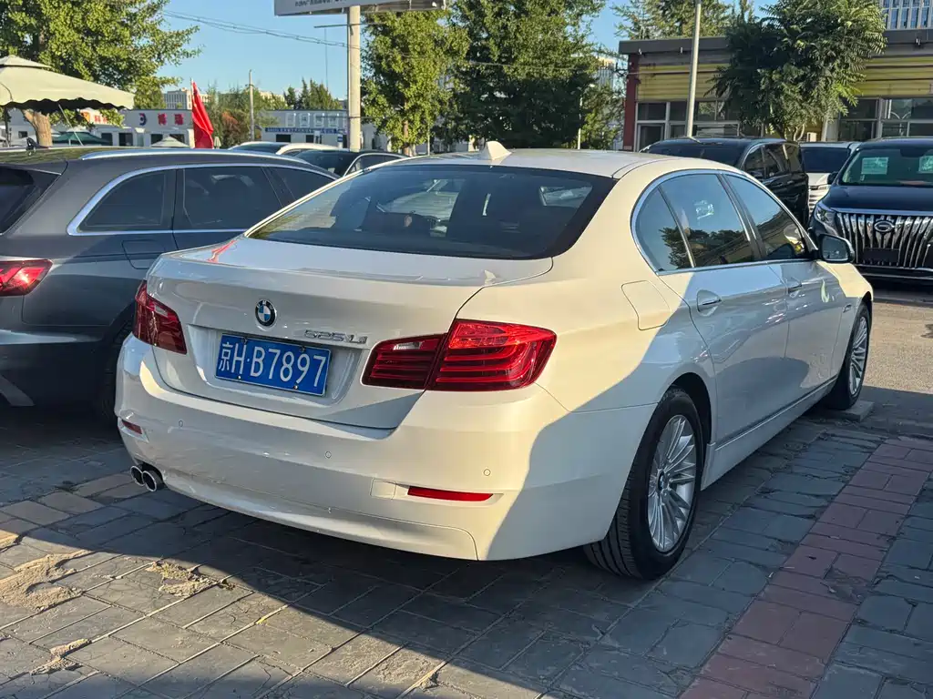 BMW 5 Series — миниатюра 21
