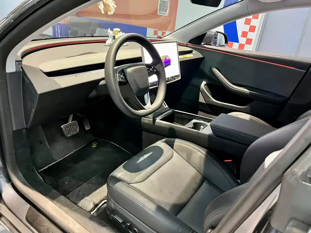 Tesla Model 3 — миниатюра 4