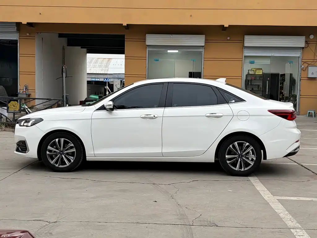Ford Escort — миниатюра 15