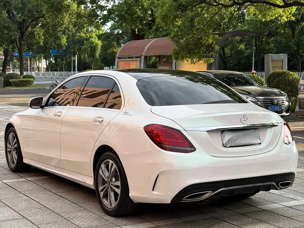 Mercedes-Benz C-Class — миниатюра 9