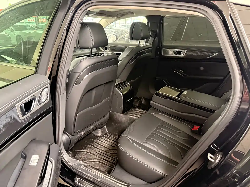 Hongqi H9 2024 2.0T Luxury