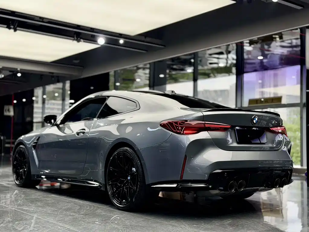 BMW M4 2024 M4