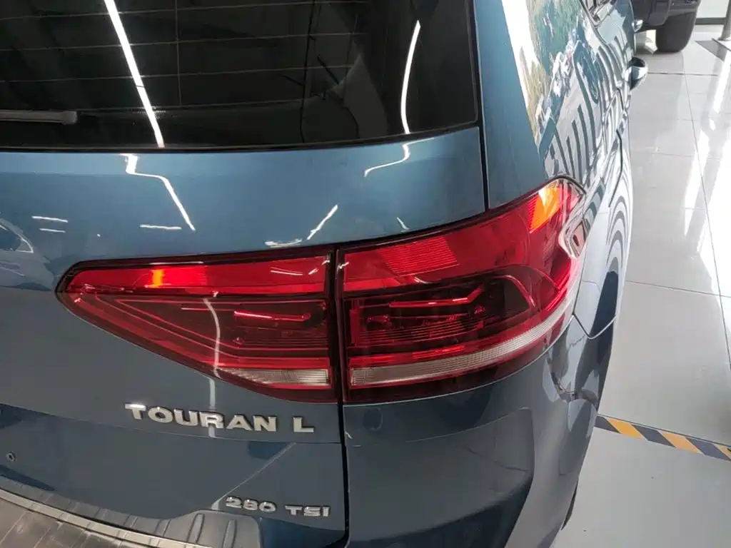 Volkswagen Touran — миниатюра 8