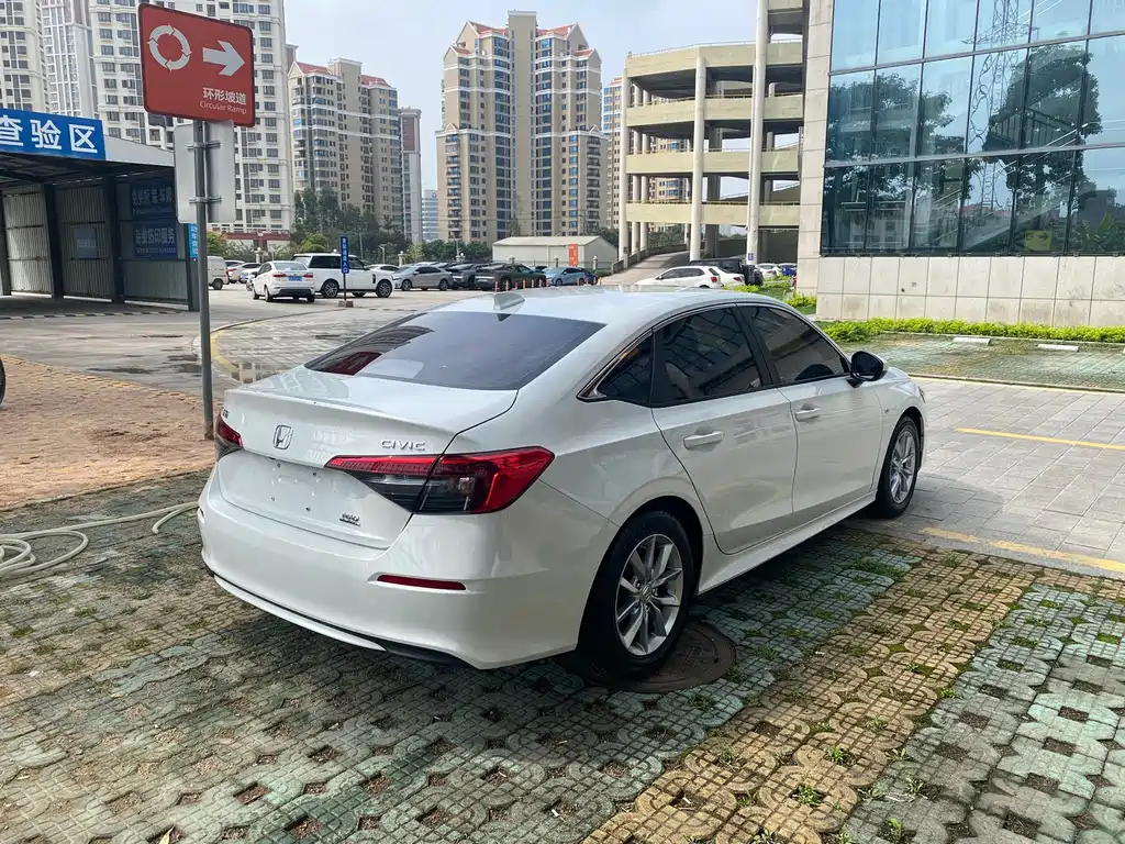 Honda Civic 2022 180TURBO CVT