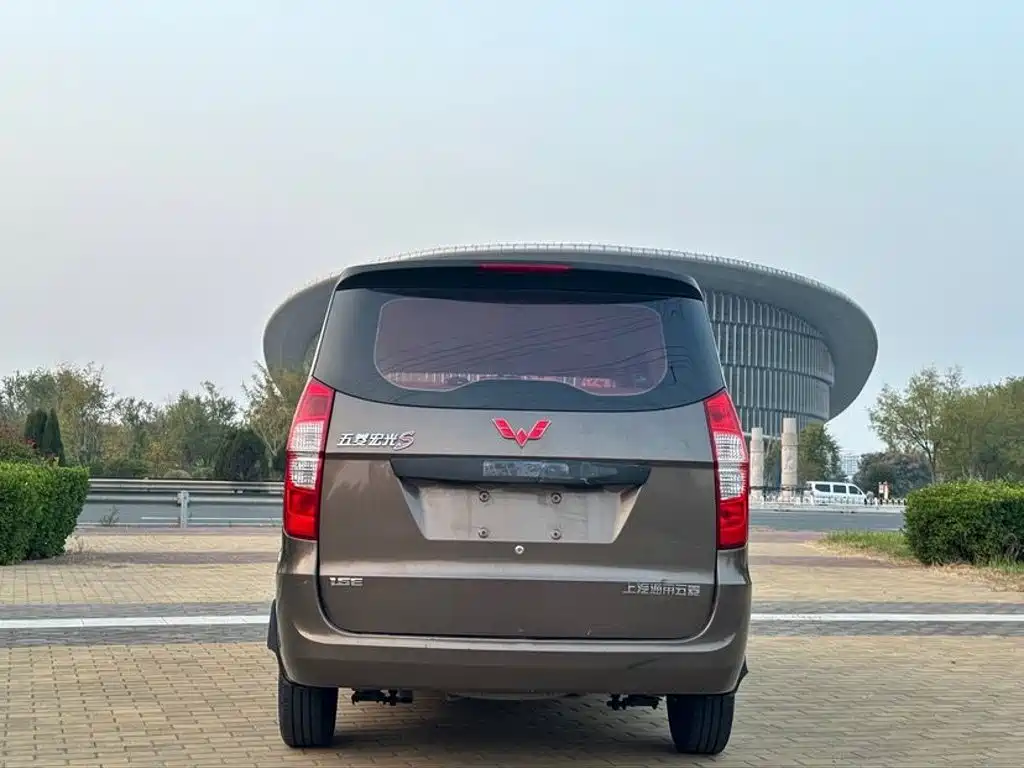 Wuling Hongguang — миниатюра 5