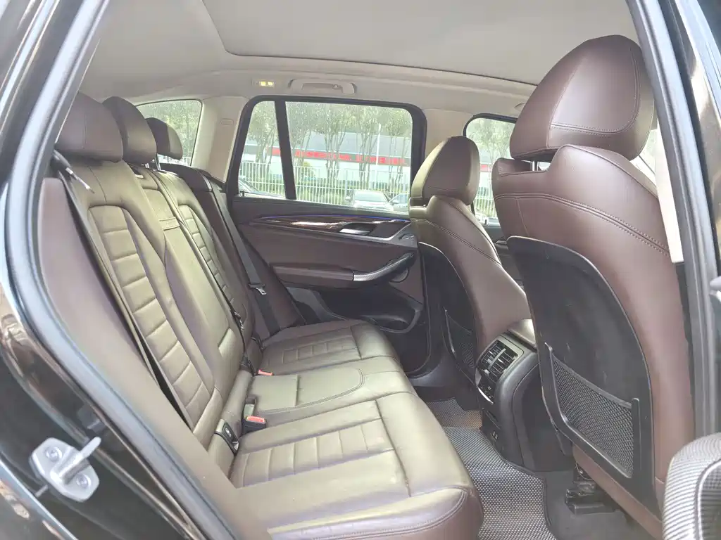 BMW X3 — миниатюра 9