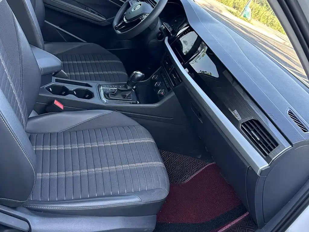 Volkswagen Lavida — миниатюра 9